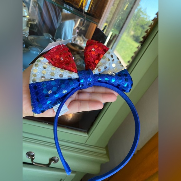 Spritz Sequin Light-Up Patriotic Bow Headband in Blue, Red & White - Picture 3 of 7